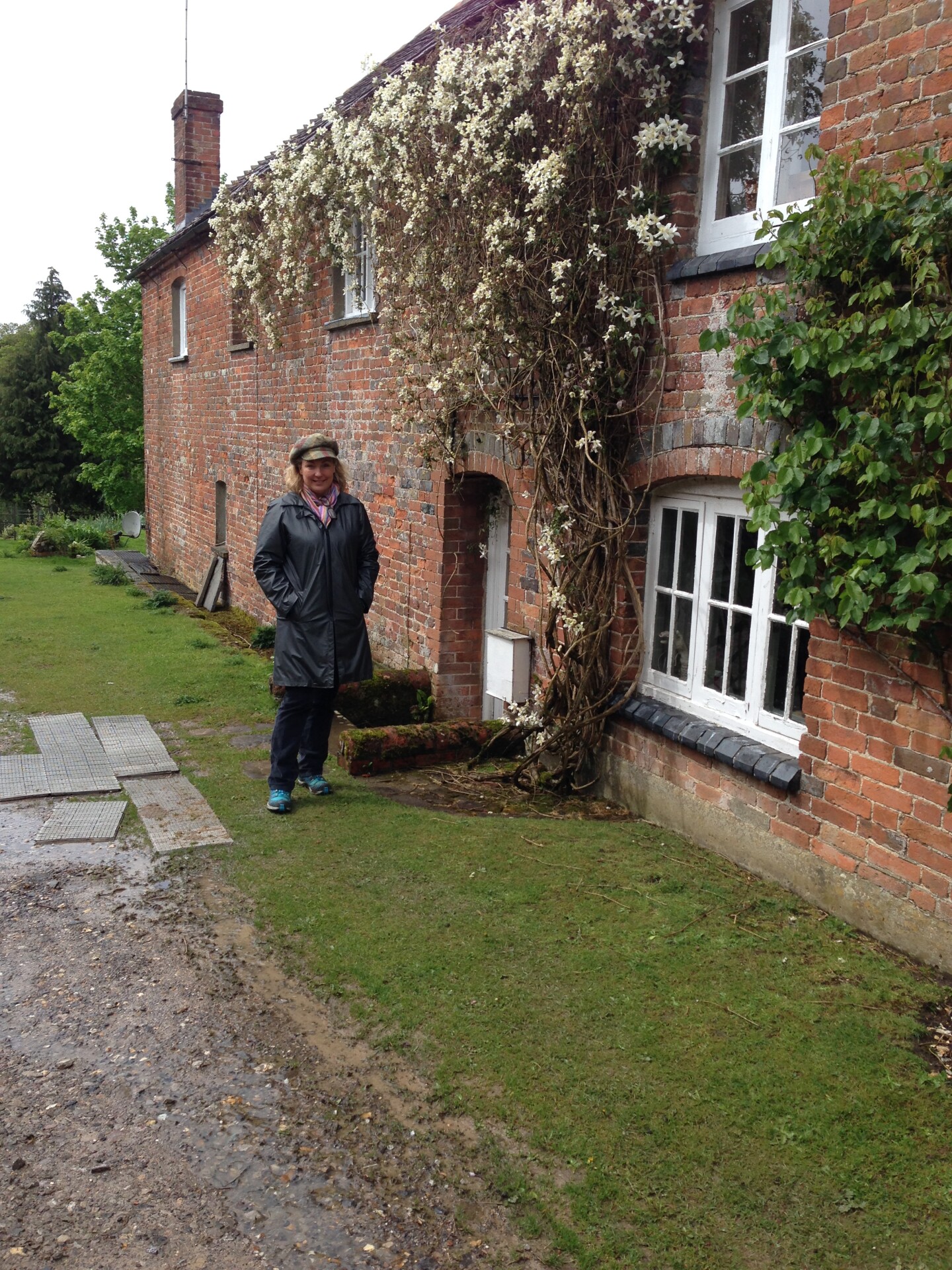 Cottage to rent Card Image